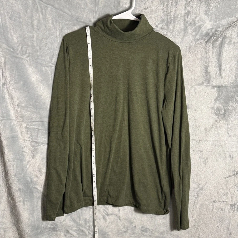 J. Crew top turtleneck top sage Green cotton blend‎